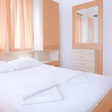 Aura Apartment *